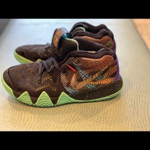 Boys Nike Kyrie “mamba edition” basketball shoes